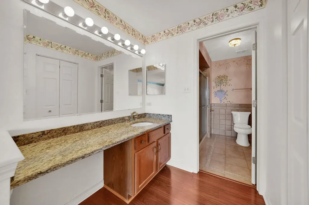 4217 West 76th Street Chicago IL 60652