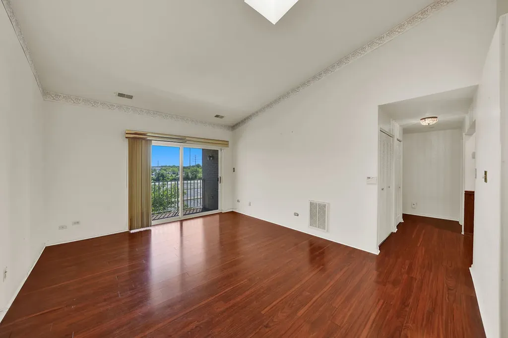 4217 West 76th Street Chicago IL 60652