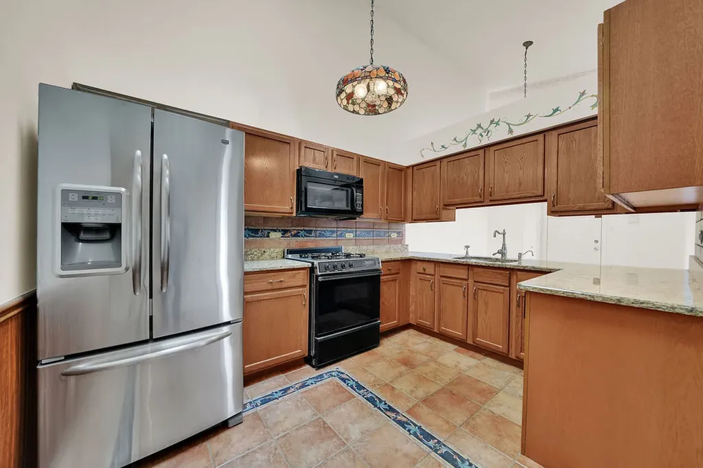 4217 West 76th Street Chicago IL 60652