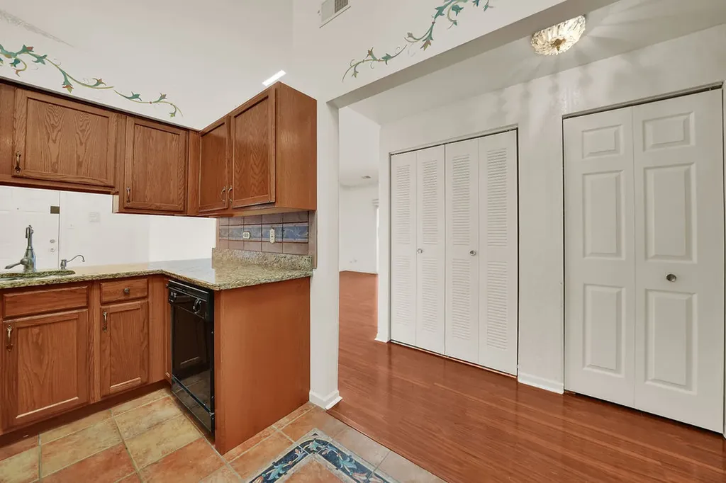 4217 West 76th Street Chicago IL 60652