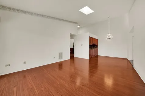 4217 West 76th Street Chicago IL 60652