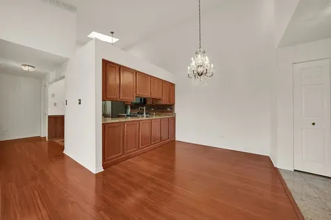 4217 West 76th Street Chicago IL 60652