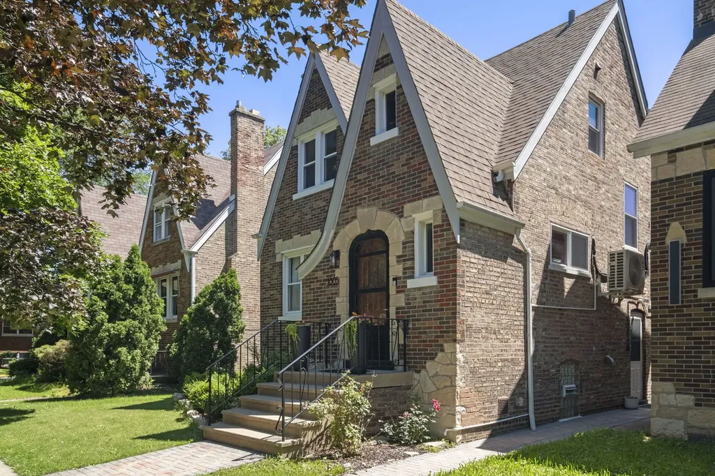 1805 Wesley Avenue Berwyn IL 60402