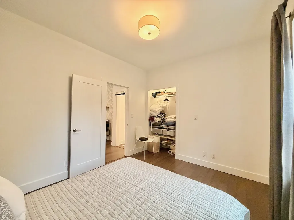 4120 West Barry Avenue Chicago IL 60641