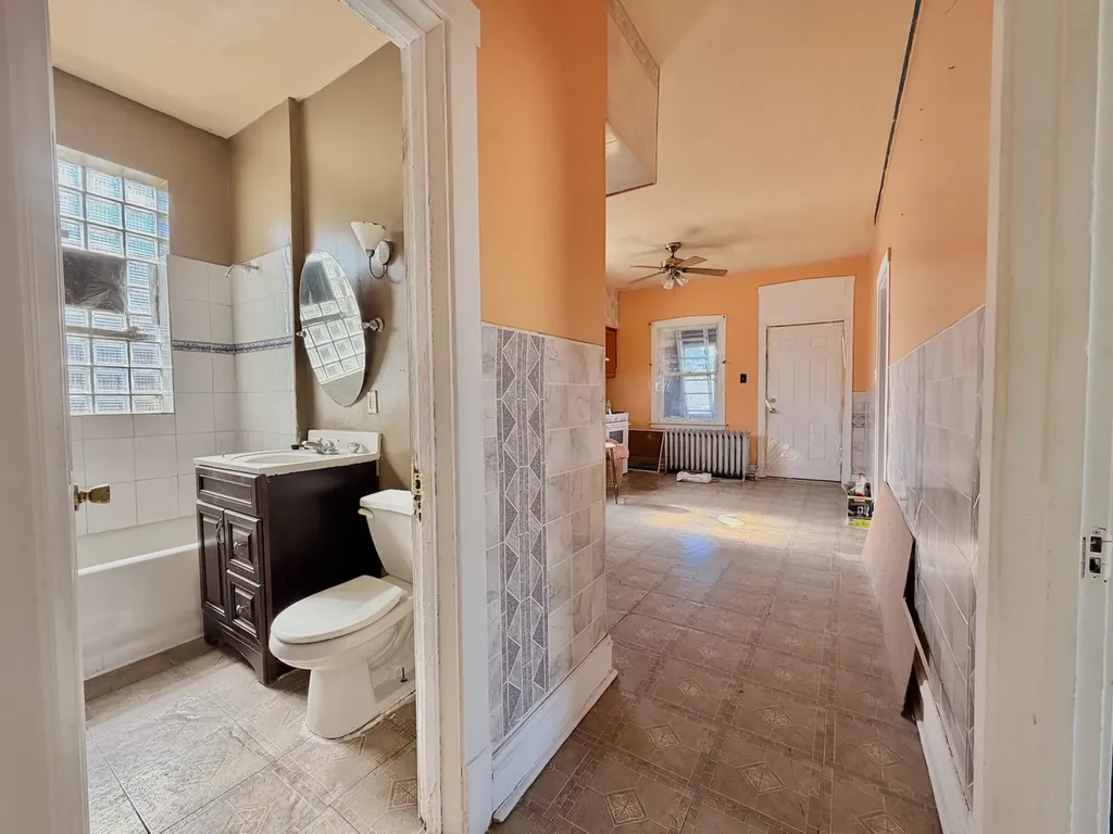 4120 West Barry Avenue Chicago IL 60641