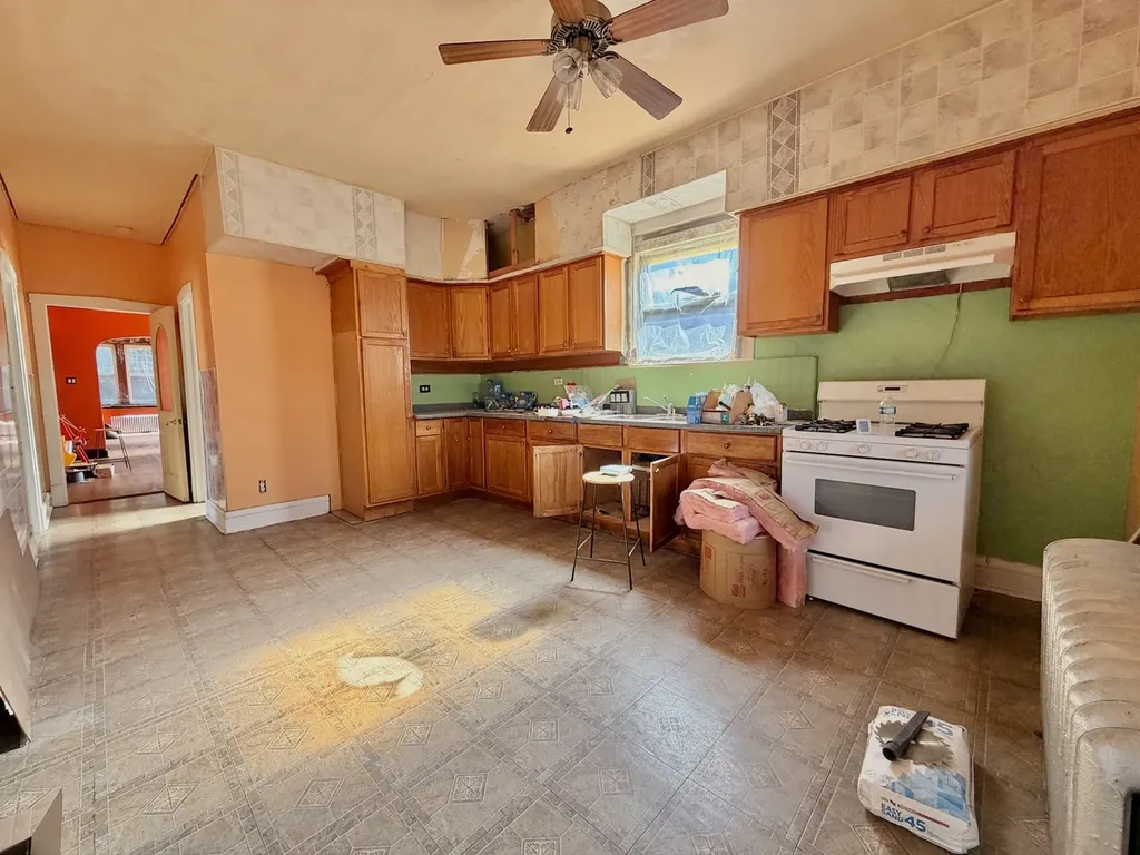 4120 West Barry Avenue Chicago IL 60641