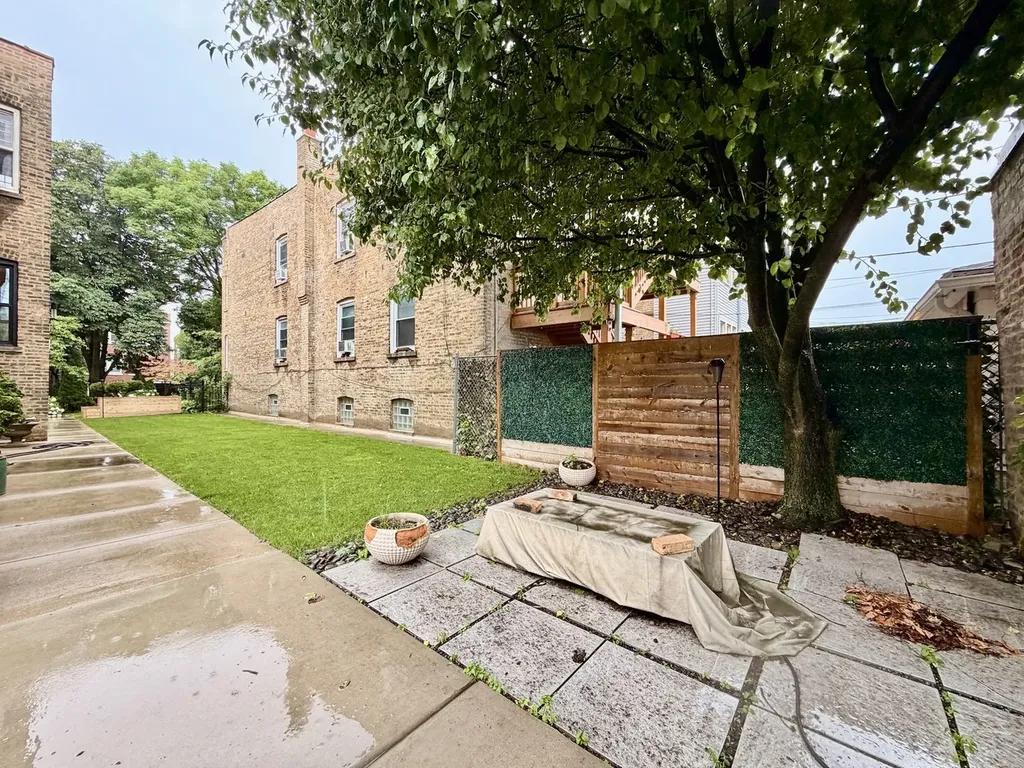 4120 West Barry Avenue Chicago IL 60641