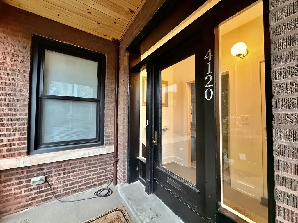 4120 West Barry Avenue Chicago IL 60641