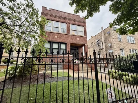 4120 West Barry Avenue Chicago IL 60641