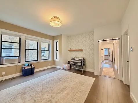 4120 West Barry Avenue Chicago IL 60641