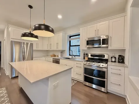 4120 West Barry Avenue Chicago IL 60641