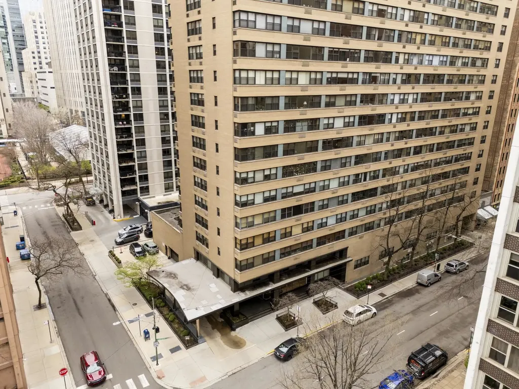 850 North Dewitt Place Chicago IL 60611