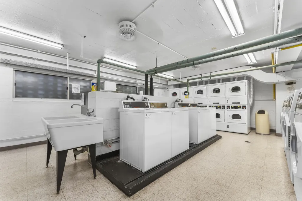 850 North Dewitt Place Chicago IL 60611