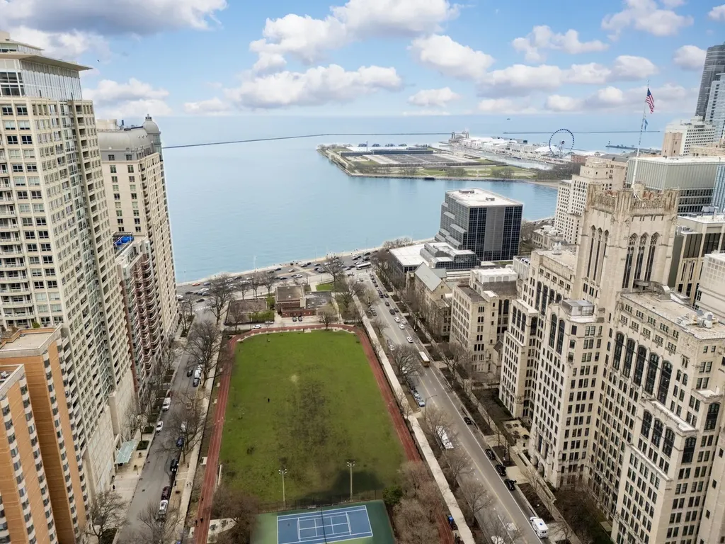 850 North Dewitt Place Chicago IL 60611