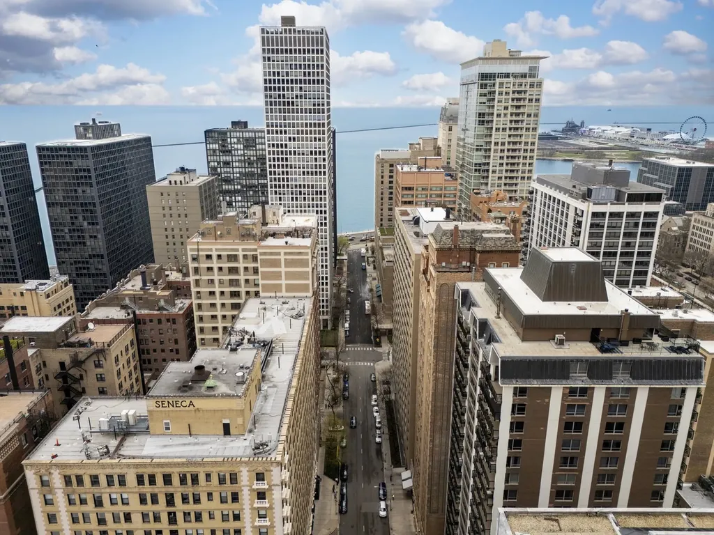 850 North Dewitt Place Chicago IL 60611