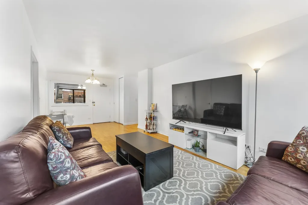 850 North Dewitt Place Chicago IL 60611