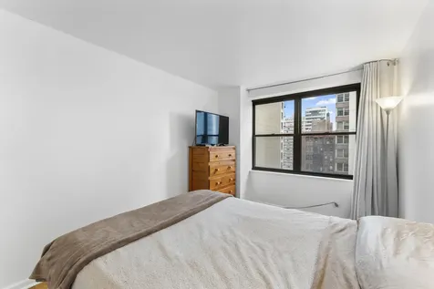 850 North Dewitt Place Chicago IL 60611