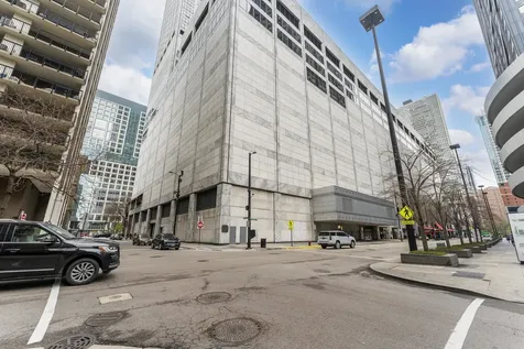 850 North Dewitt Place Chicago IL 60611