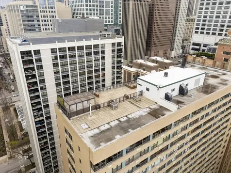 850 North Dewitt Place Chicago IL 60611