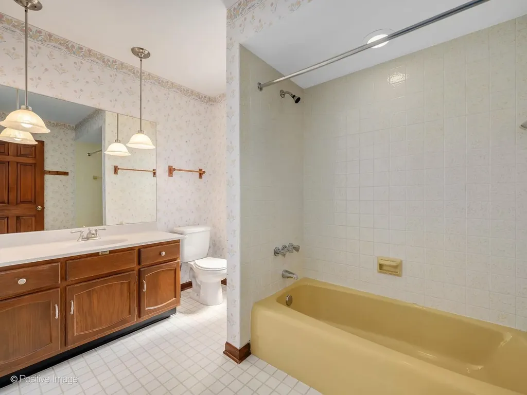 217 South Rex Boulevard Elmhurst IL 60126