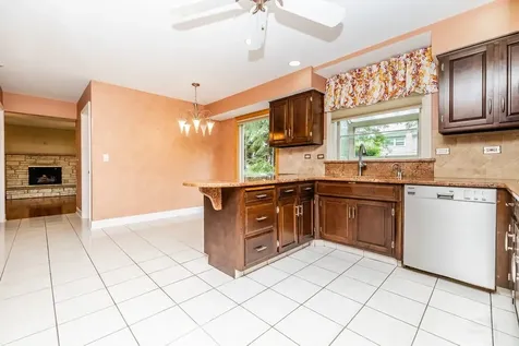 1012 South Church Road Mount Prospect IL 60056