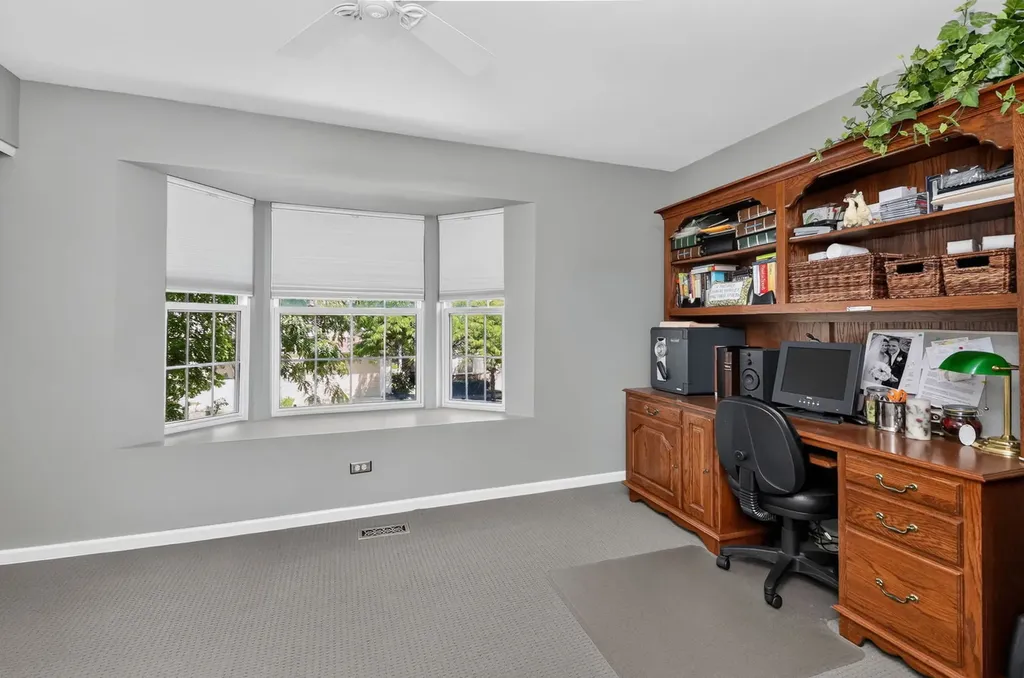 1702 Astor Avenue Oakbrook Terrace IL 60181