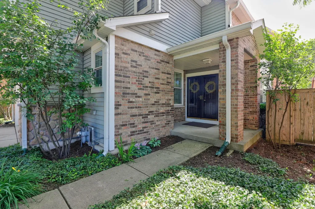 1702 Astor Avenue Oakbrook Terrace IL 60181