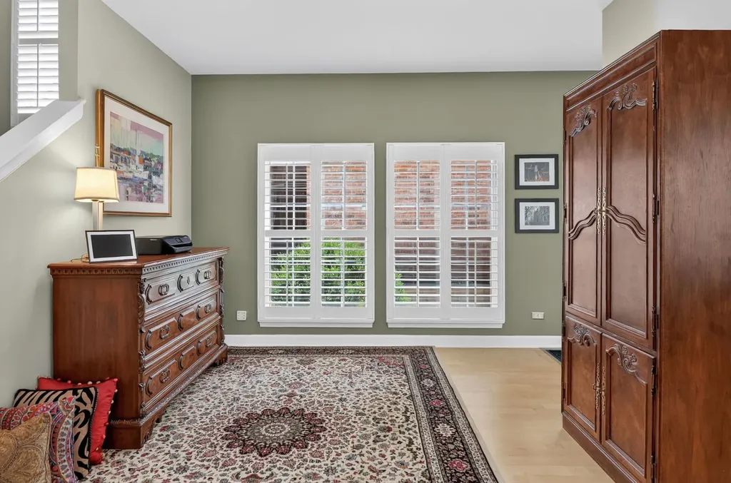 1702 Astor Avenue Oakbrook Terrace IL 60181