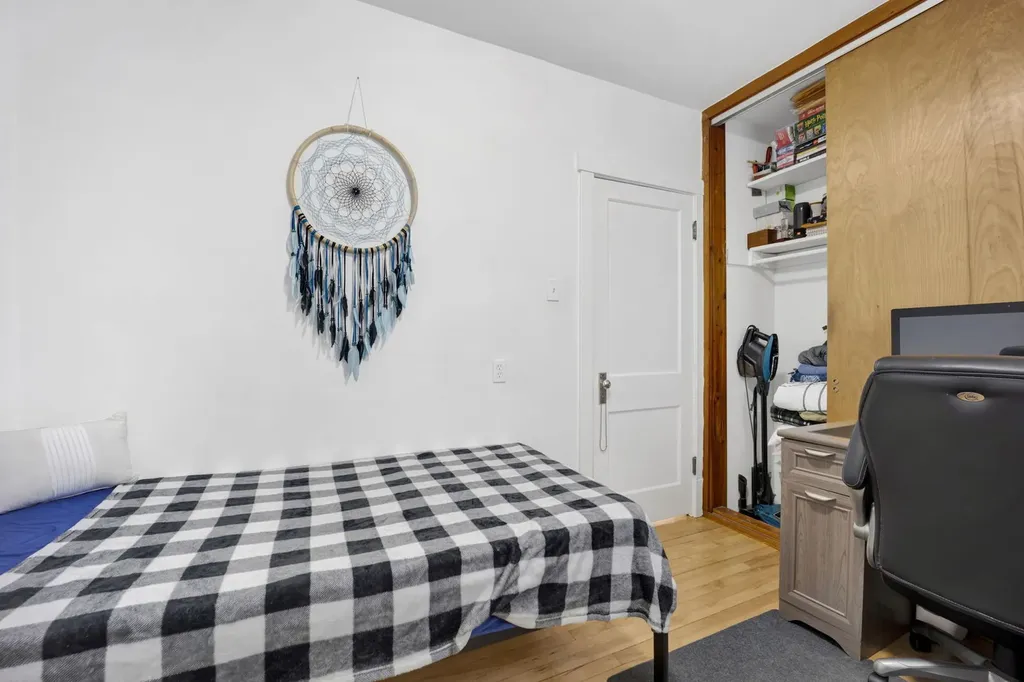 5037 West Winona Street Chicago IL 60630
