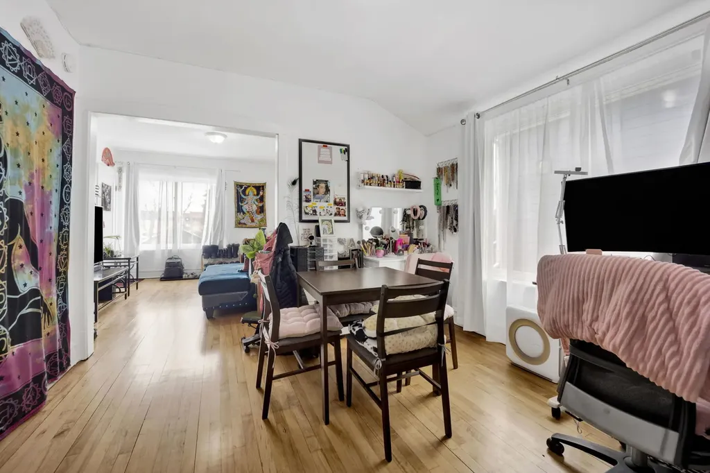 5037 West Winona Street Chicago IL 60630