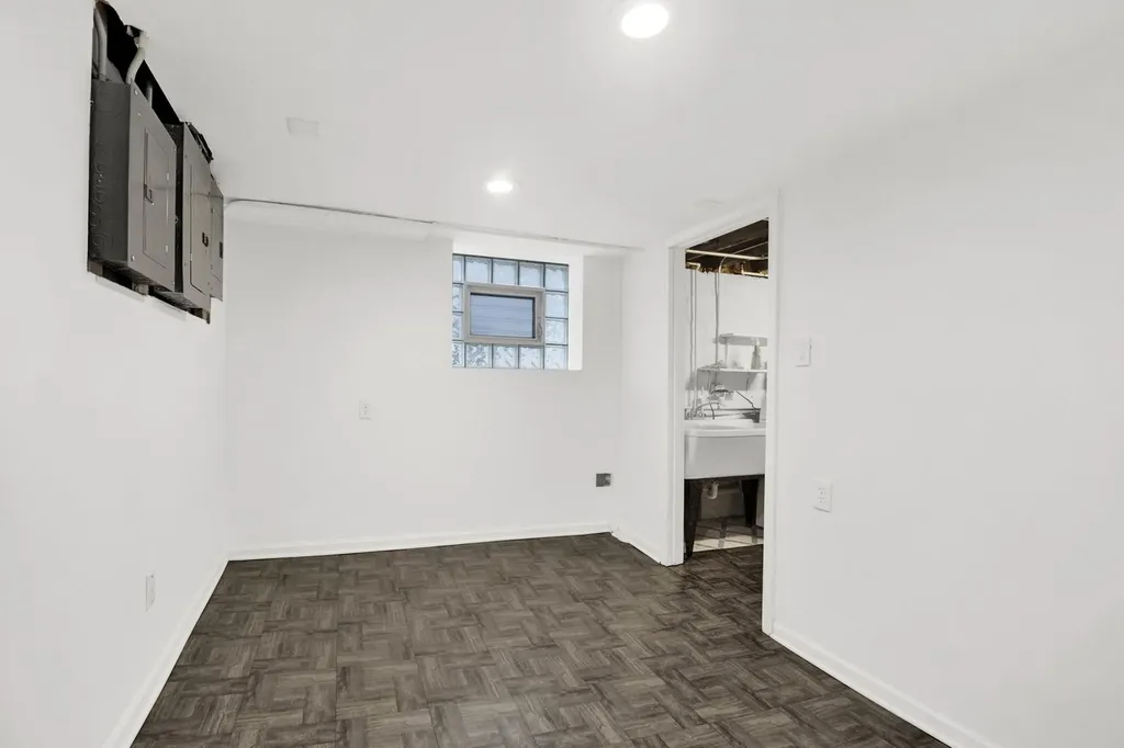 5037 West Winona Street Chicago IL 60630
