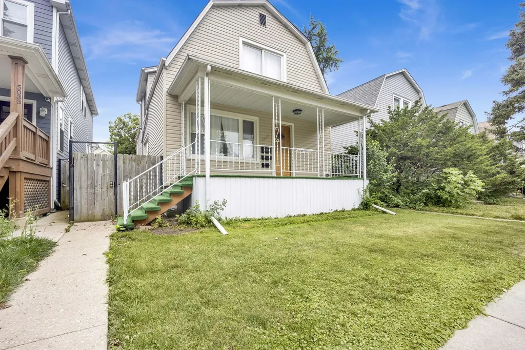 5037 West Winona Street Chicago IL 60630