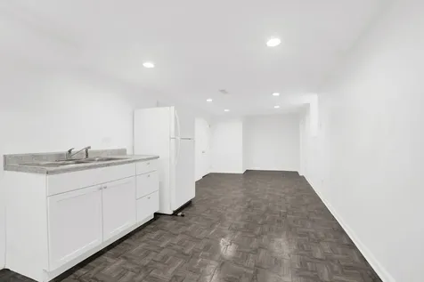 5037 West Winona Street Chicago IL 60630