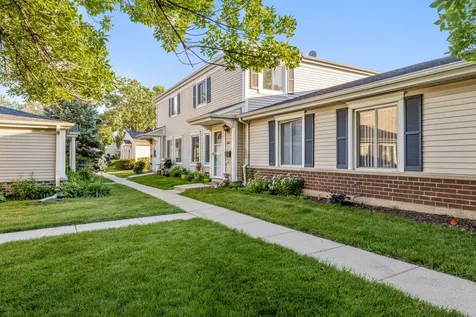1034 Cove Drive Prospect Heights IL 60070
