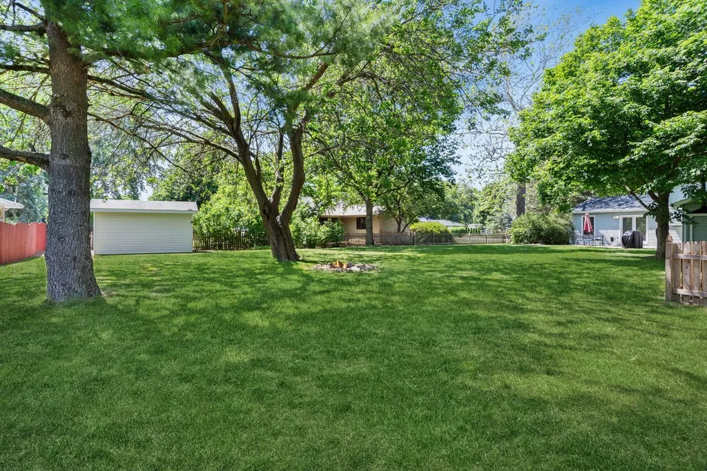 28W691 Leverenz Road Naperville IL 60564