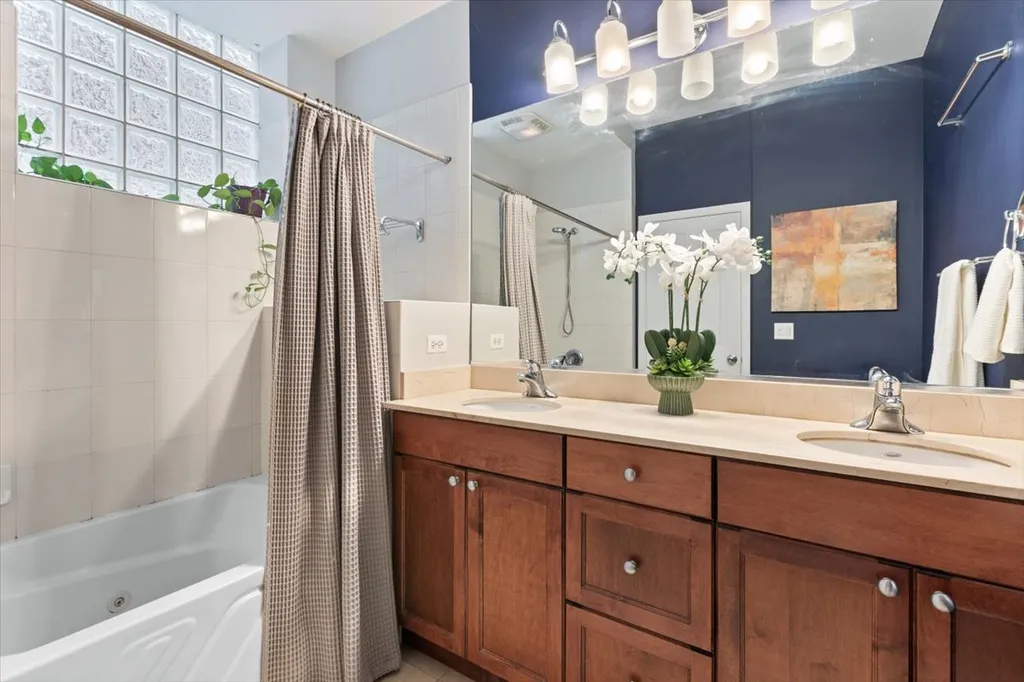 7018 North Ashland Boulevard Chicago IL 60626