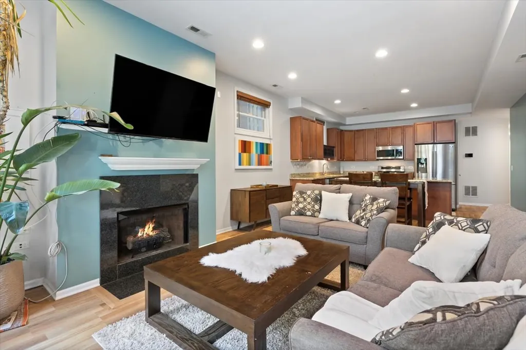 7018 North Ashland Boulevard Chicago IL 60626