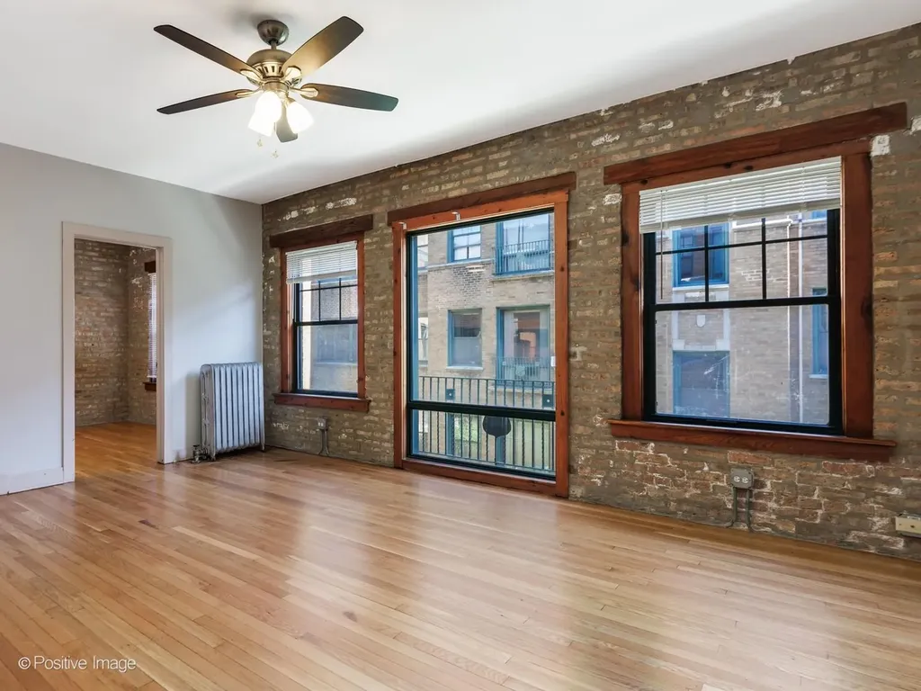 7025 North Sheridan Road Chicago IL 60626