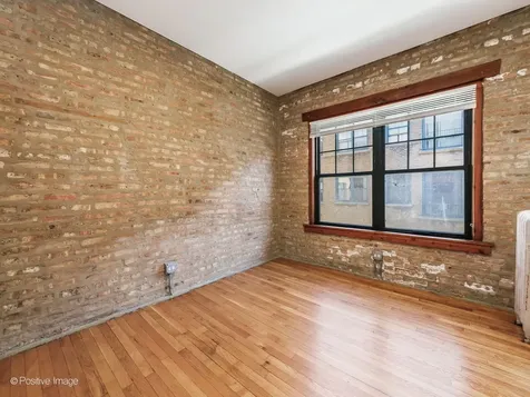 7025 North Sheridan Road Chicago IL 60626