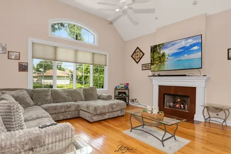 1730 Lunt Avenue Des Plaines IL 60018