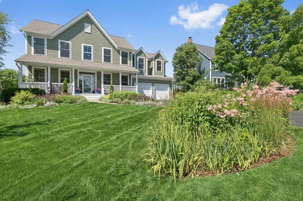 1329 Calamus Lane Grayslake IL 60030