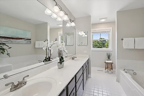 1329 Calamus Lane Grayslake IL 60030