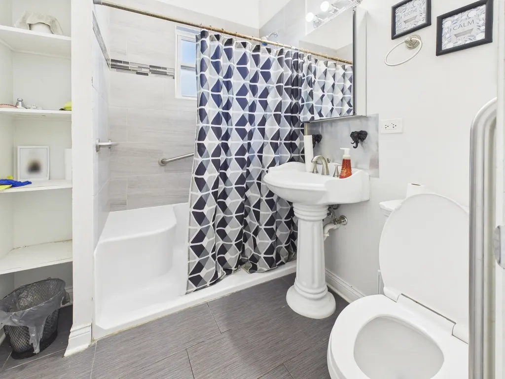 3345 West Carroll Avenue Chicago IL 60624