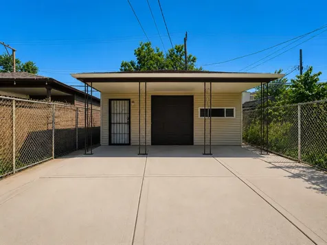 3345 West Carroll Avenue Chicago IL 60624