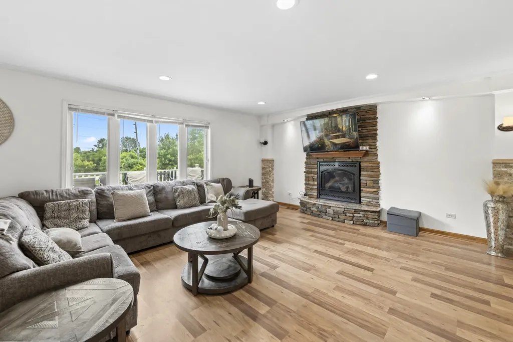 16035 West Red Cloud Drive Lockport IL 60441