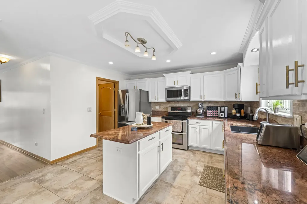 16035 West Red Cloud Drive Lockport IL 60441