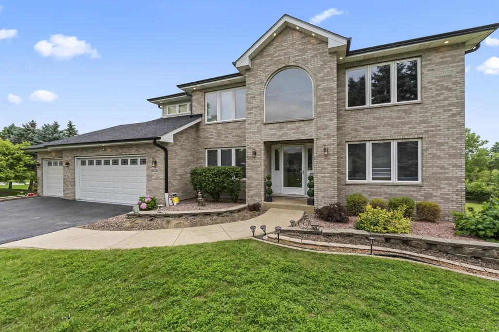 16035 West Red Cloud Drive Lockport IL 60441