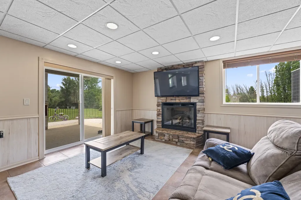 16035 West Red Cloud Drive Lockport IL 60441