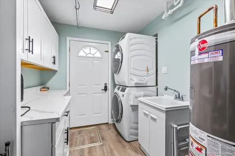 8836 West 93rd Place Hickory Hills IL 60457