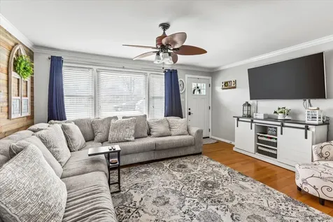 8836 West 93rd Place Hickory Hills IL 60457